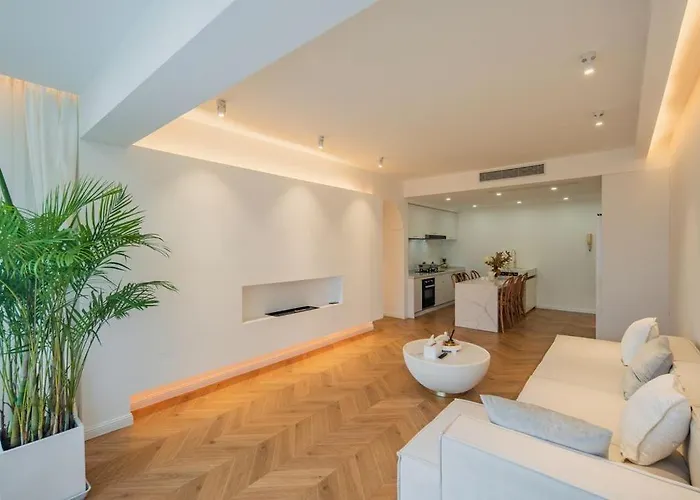 Shanghai Hills & Serendipity Family Homestay With 3 Bedrooms Near Line4&8 South Xizang Rd