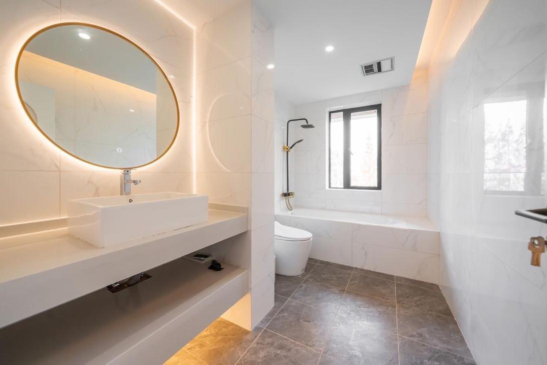 Apartment Hills & Serendipity Family With 3 Bedrooms Near Line4&8 South Xizang Rd Shanghai