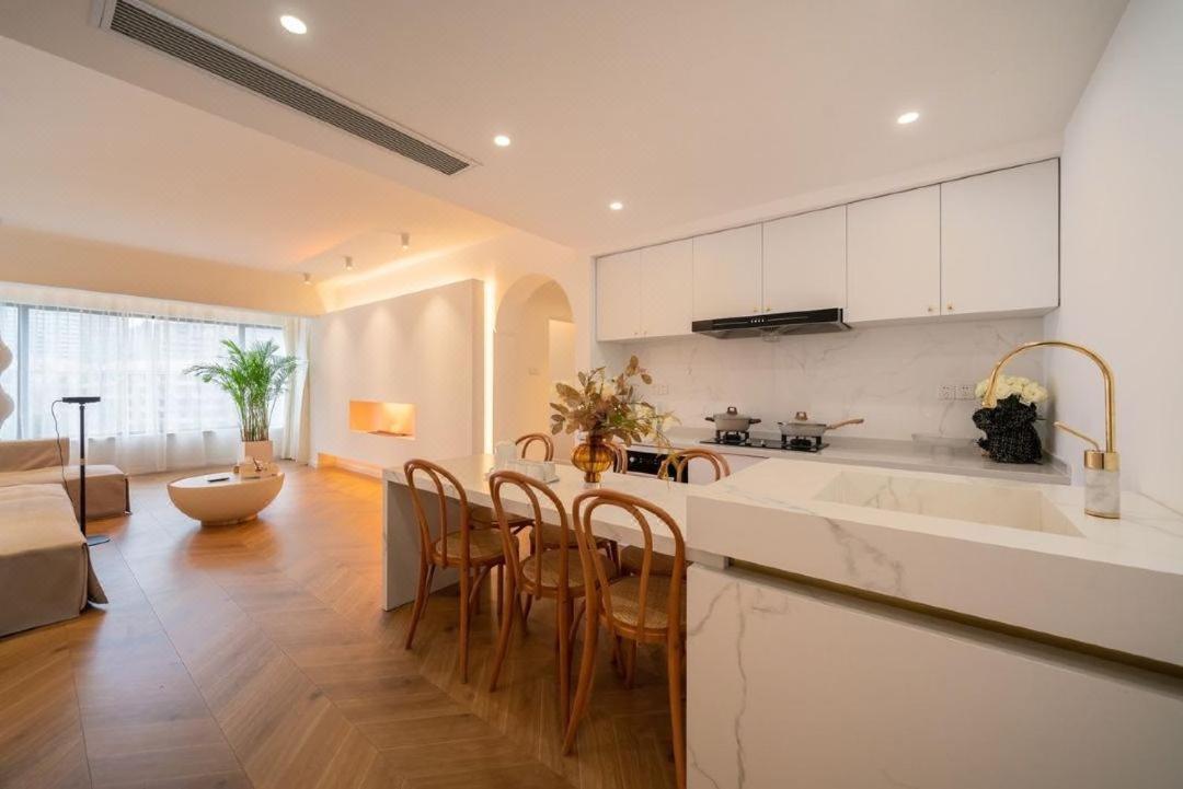 Hills & Serendipity Family With 3 Bedrooms Near Line4&8 South Xizang Rd Apartment *